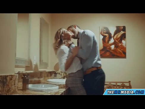 ❤️ Kui rinnakas blondiin võrgutab sind avalikus tualettruumis ️❌ Kaunis porno at porn et.porngameshub.ru ❤